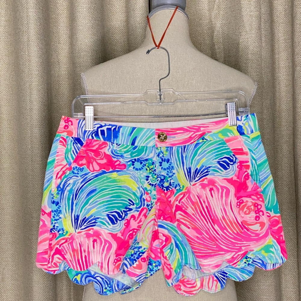 Lilly Pulitzer Buttercup stretch shorts Multi Beach Please Sz 2 - EUC
